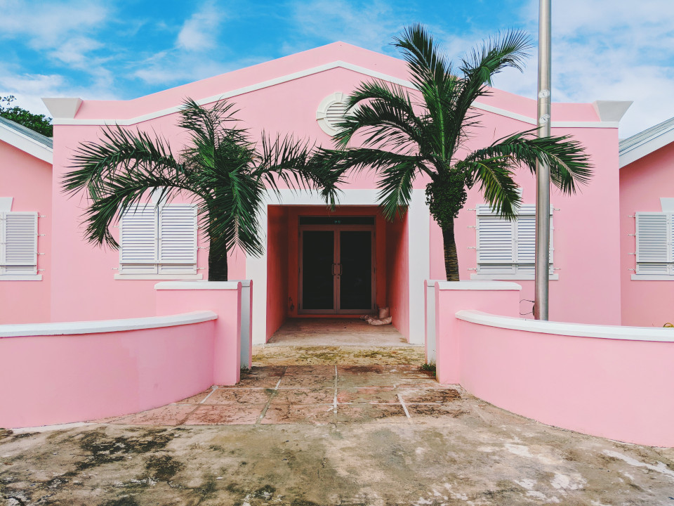 Ravalement de façade Comment choisir la couleur parfaite pour votre maison - façade rose