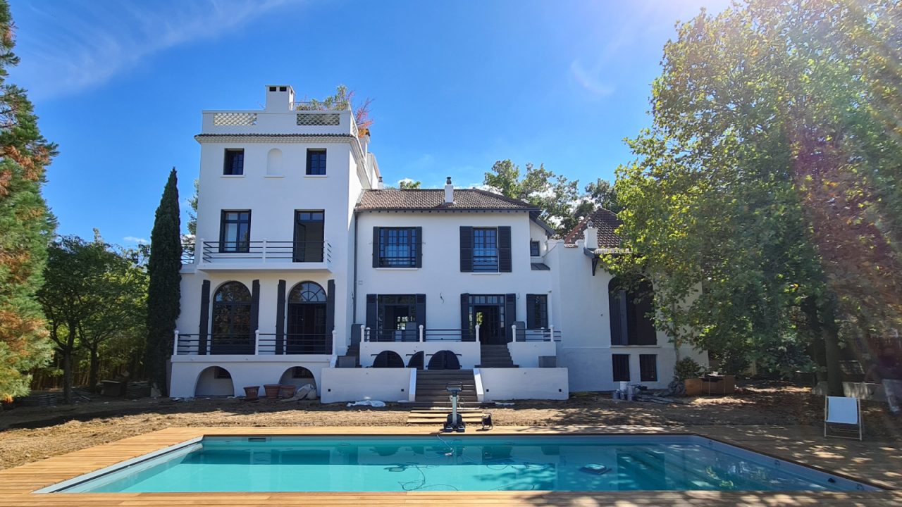 Maison avec piscine, Ravalement du Roy