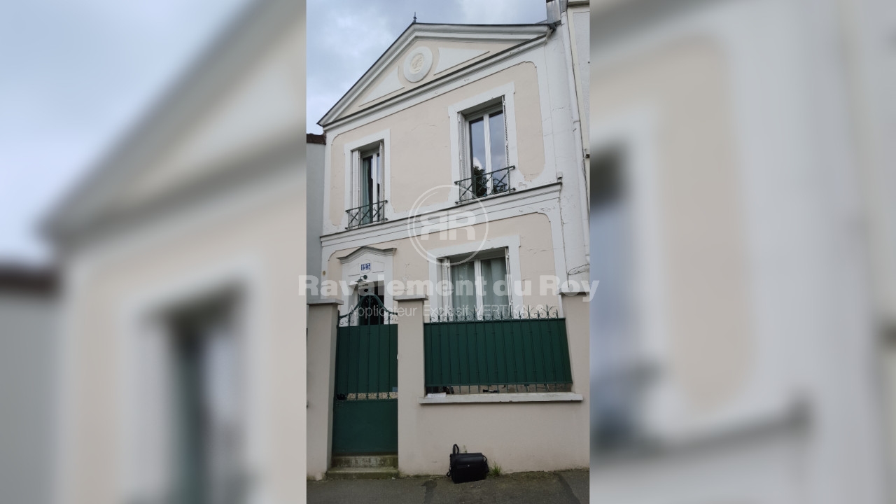 Mise en peinture de décors de façade - AVANT