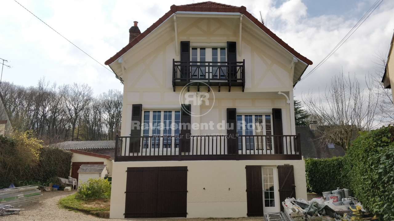 Ravalement de façade d’une maison à colombages à Meudon - APRES