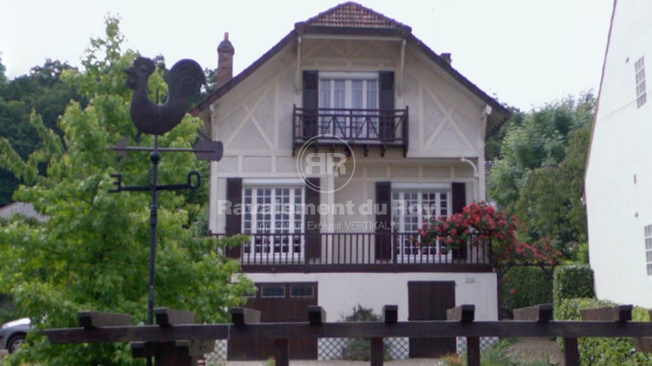 Ravalement de façade d’une maison à colombages à Meudon - AVANT