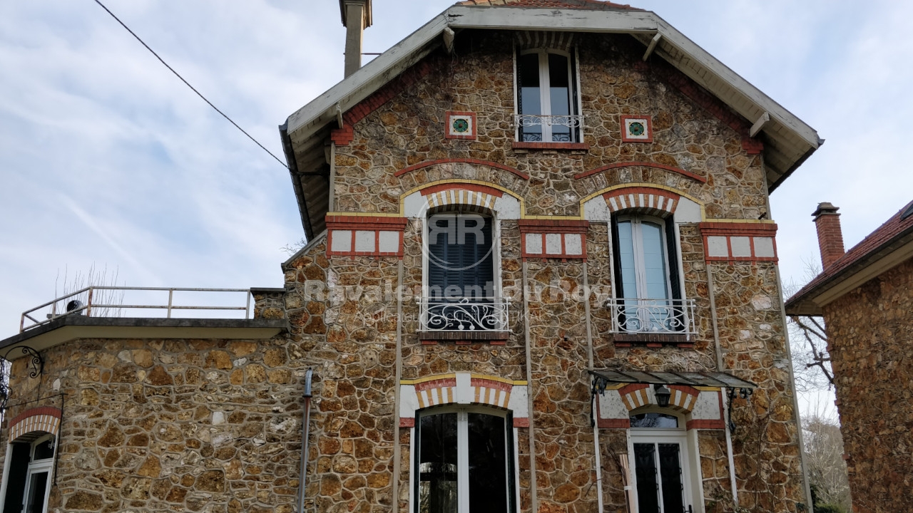 Nettoyage d’une maison en meulière au VÉSINET - AVANT