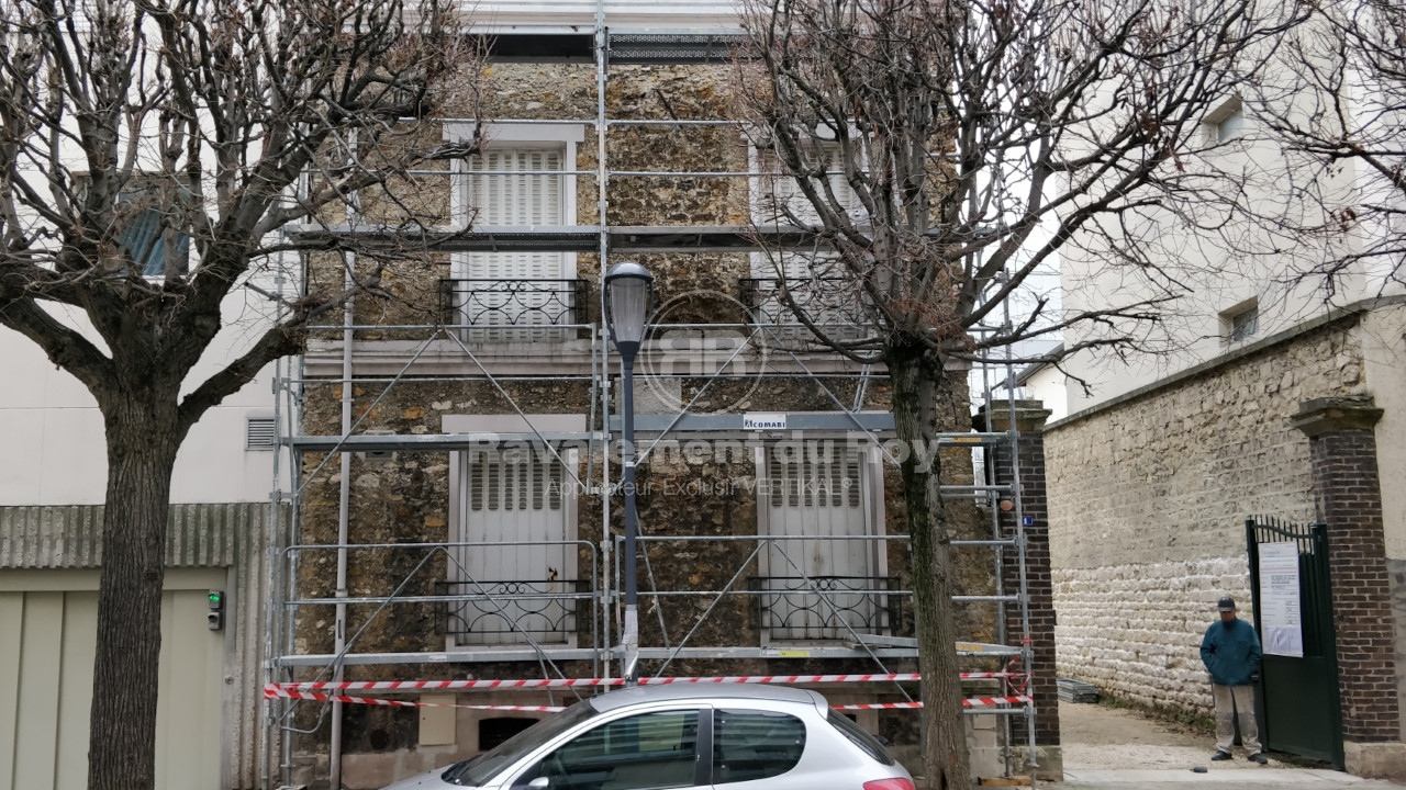 Refaire les joints d’une meulière - AVANT