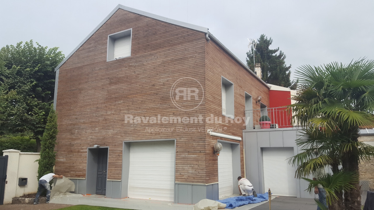 Lasure d’un bardage bois à Meudon - AVANT