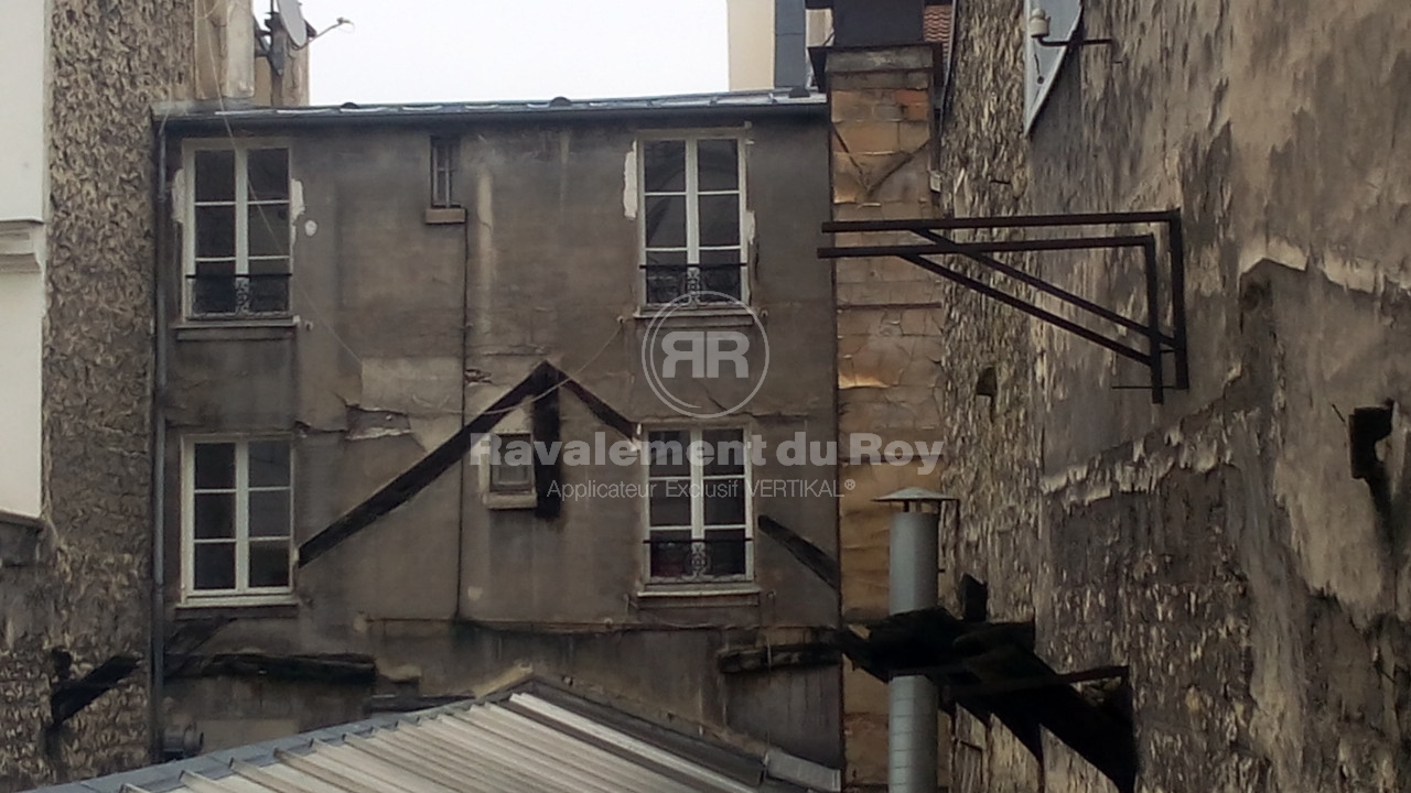 Ravalement immeuble Paris IX - AVANT