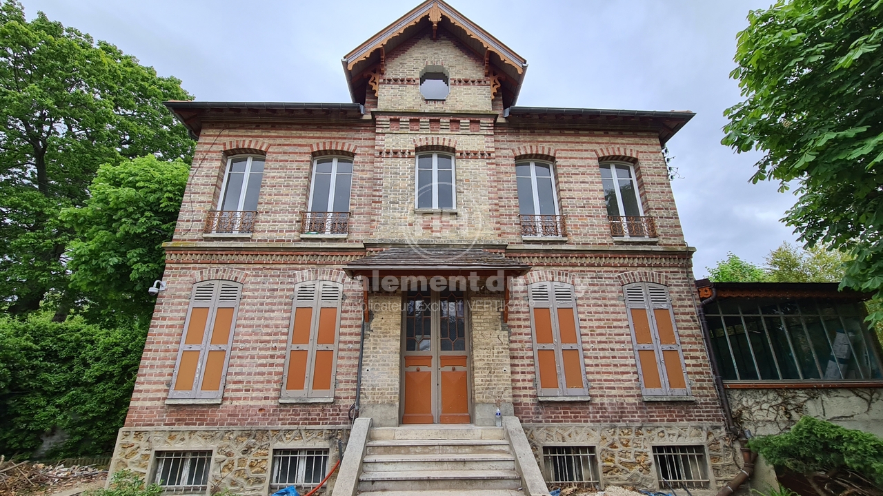 Ravalement de façade au Vésinet transformation spectaculaire maison briques (1)