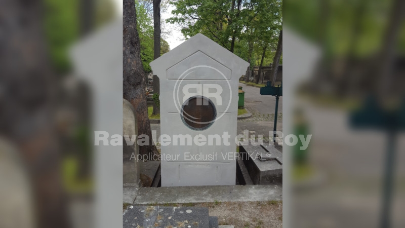 Ravalement d’une tombe au cimetière Montmartre